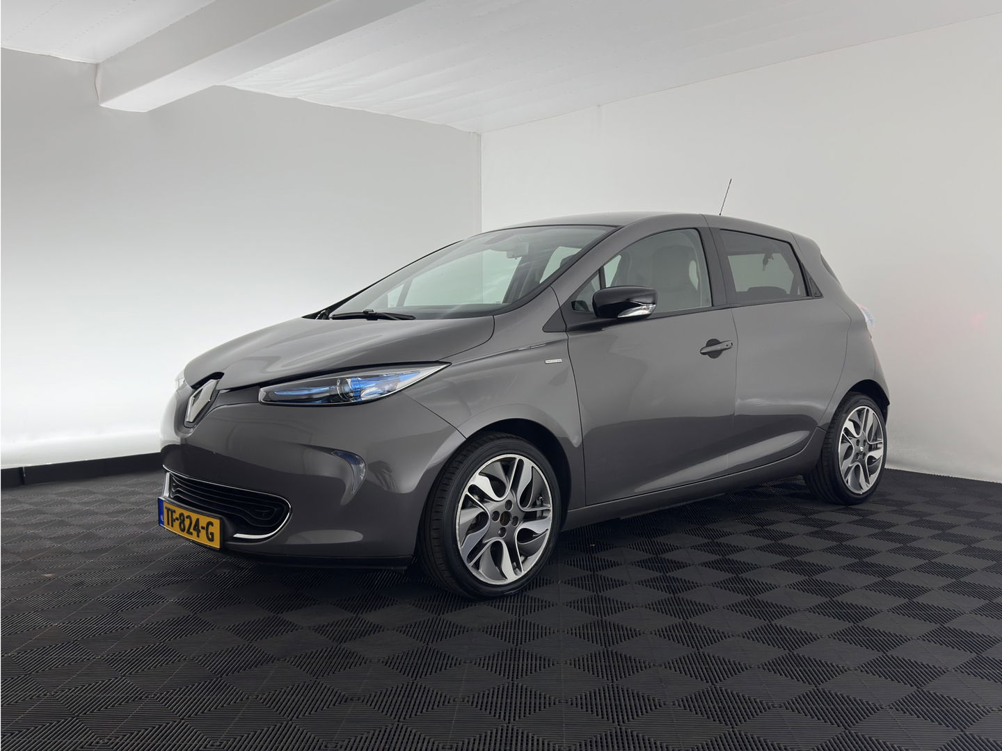 Renault ZOE (inclusive-battery) Q90 Bose Quickcharge 41 kWh Edition One {SOH-92%} LUXURY-LEATHER | FULL-LED | DIGI-COCKPIT | HEATED-COMFORTSEATS | BOSE-PREMIUM-AUDIO | CAMERA | R-LINK | PDC | PRIVACY-GLASS |  17"ALU*