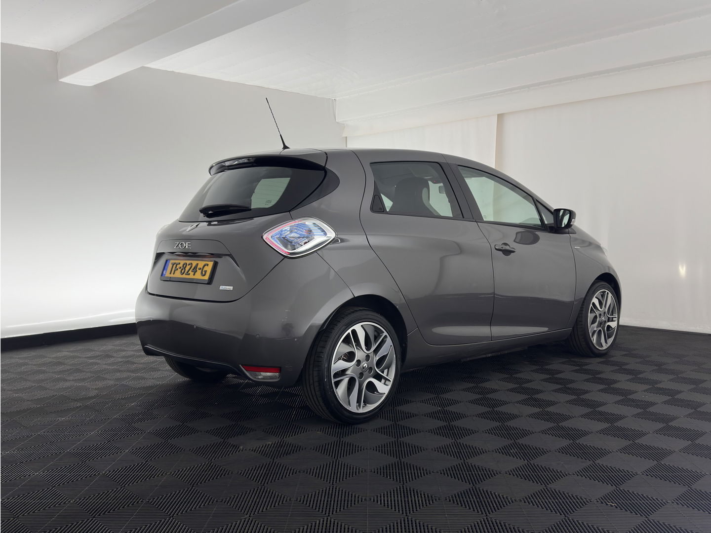 Renault ZOE (inclusive-battery) Q90 Bose Quickcharge 41 kWh Edition One {SOH-92%} LUXURY-LEATHER | FULL-LED | DIGI-COCKPIT | HEATED-COMFORTSEATS | BOSE-PREMIUM-AUDIO | CAMERA | R-LINK | PDC | PRIVACY-GLASS |  17"ALU*