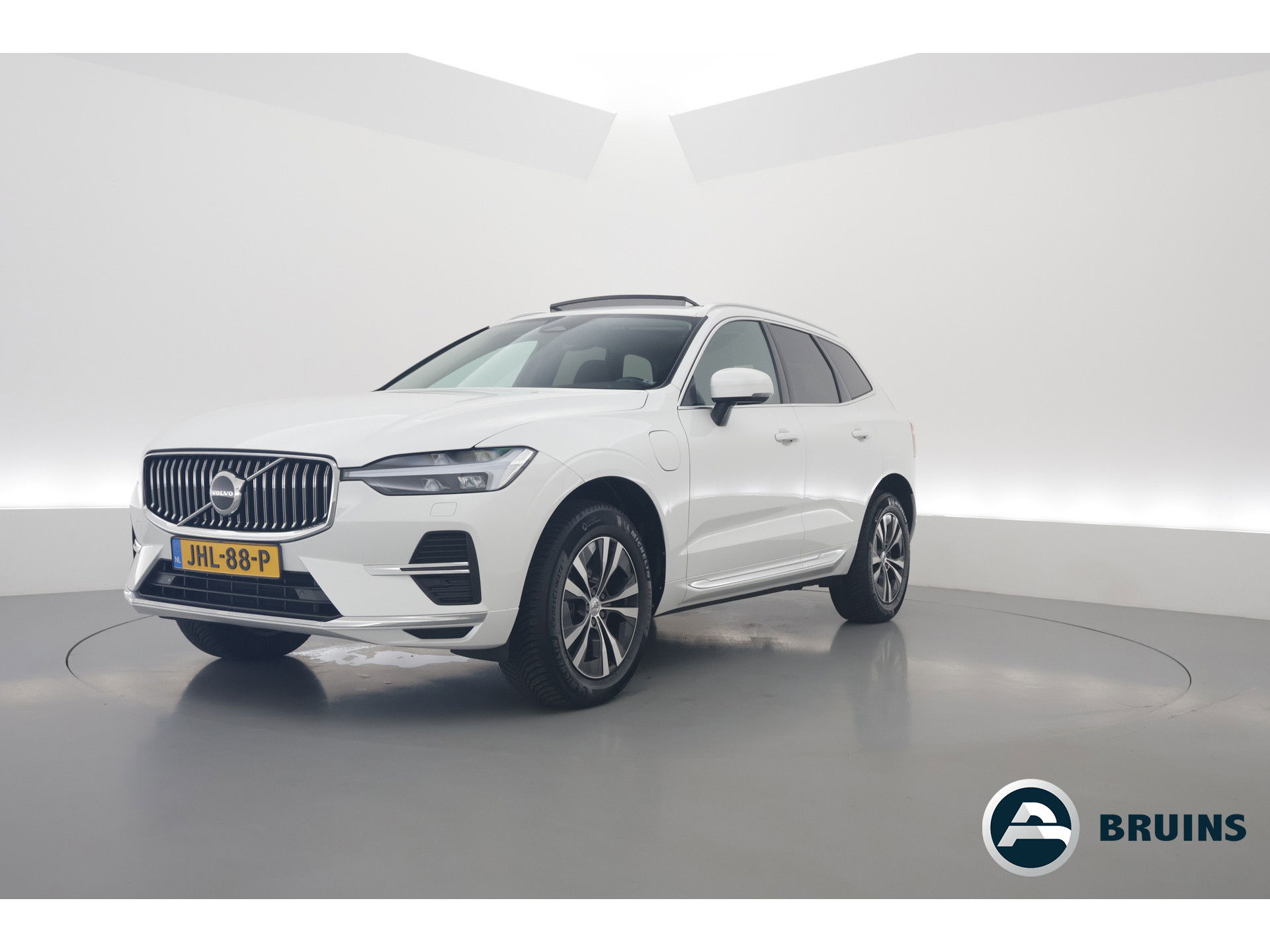 Volvo XC60 2.0 T6 Plug-in hybrid AWD Core Bright | Long Range | Pano | ACC | Blis | Stoel + stuurverw. |