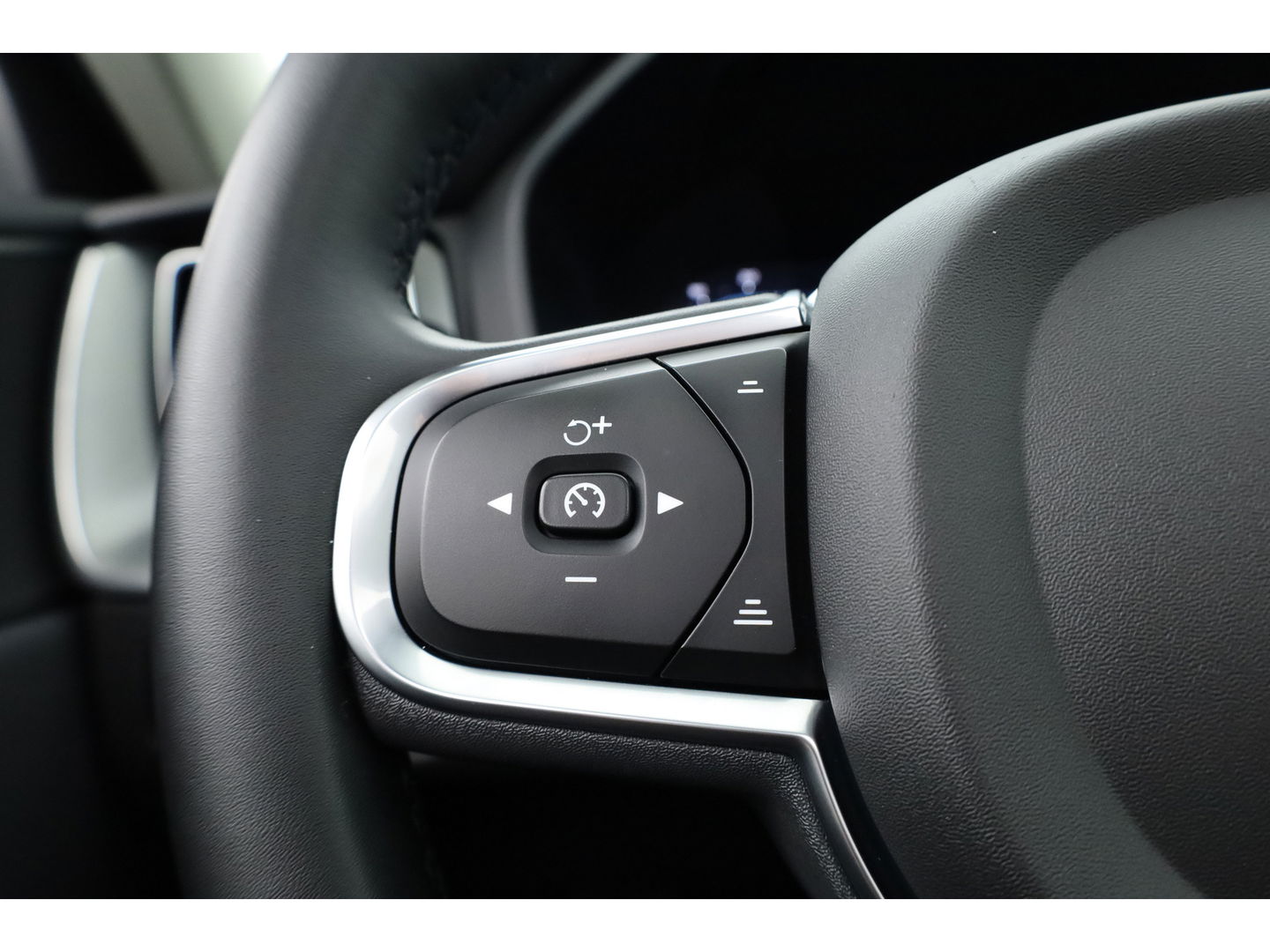 Volvo XC60 2.0 T6 Plug-in hybrid AWD Core Bright | Long Range | Pano | ACC | Blis | Stoel + stuurverw. |