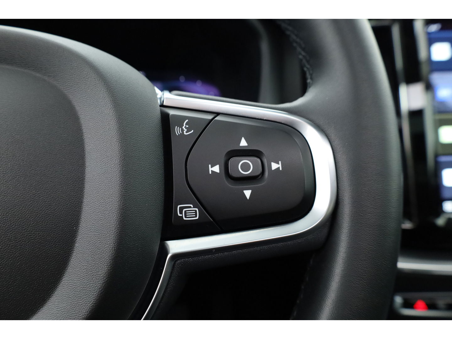 Volvo XC60 2.0 T6 Plug-in hybrid AWD Core Bright | Long Range | Pano | ACC | Blis | Stoel + stuurverw. |