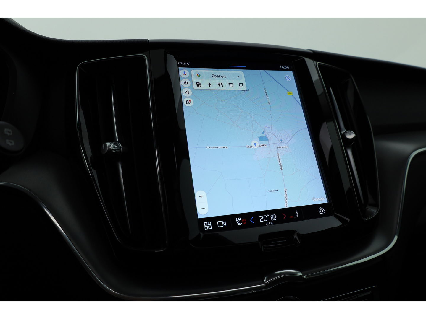 Volvo XC60 2.0 T6 Plug-in hybrid AWD Core Bright | Long Range | Pano | ACC | Blis | Stoel + stuurverw. |