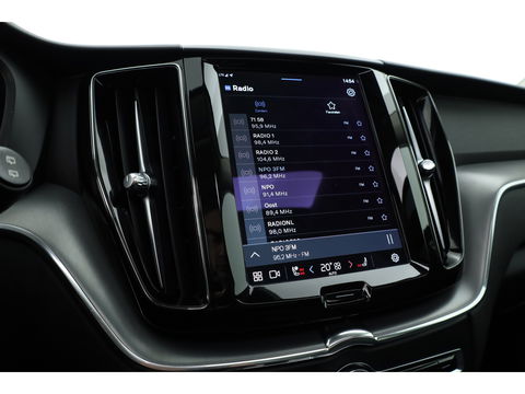 Volvo XC60 2.0 T6 Plug-in hybrid AWD Core Bright | Long Range | Pano | ACC | Blis | Stoel + stuurverw. |