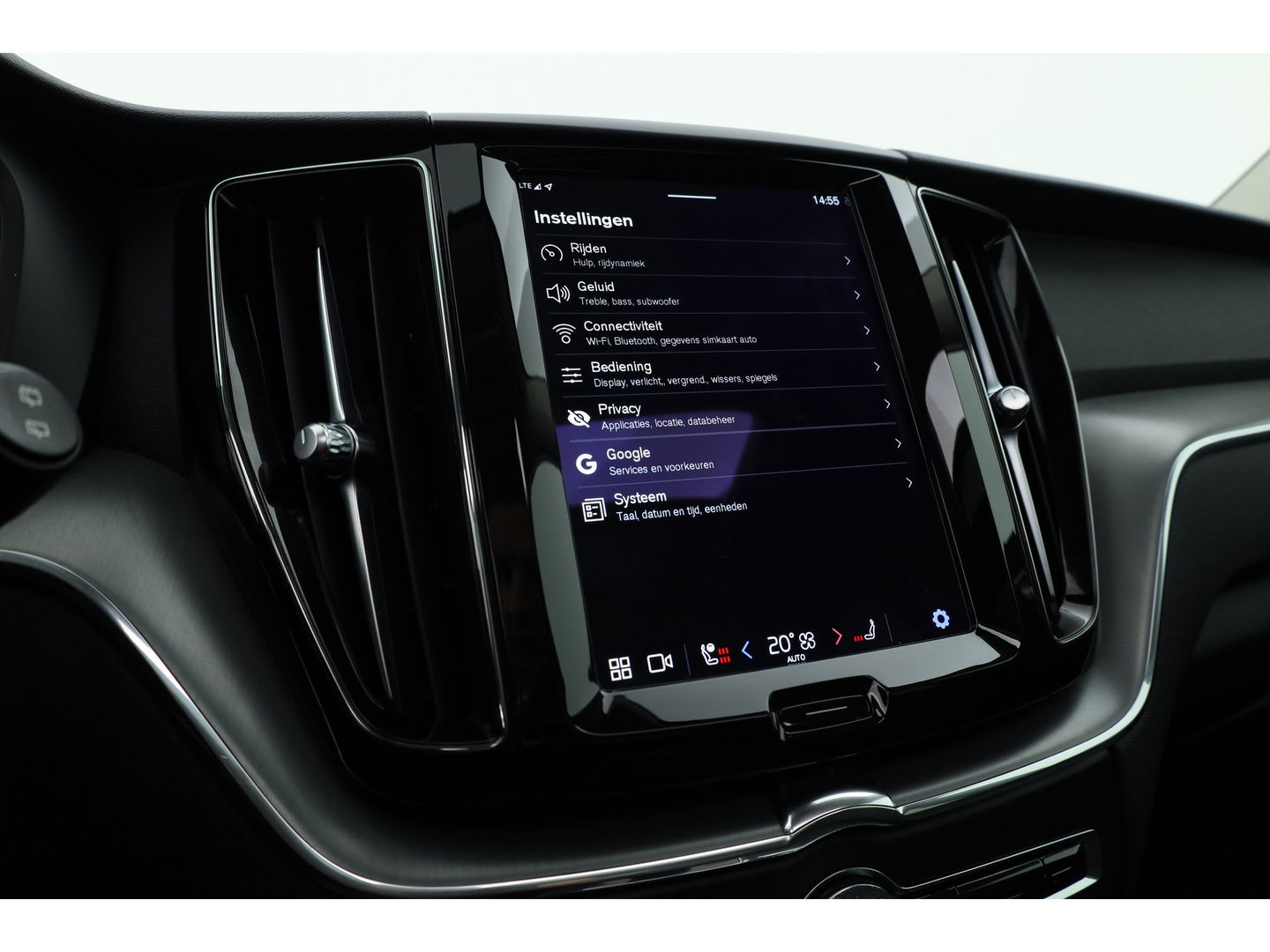 Volvo XC60 2.0 T6 Plug-in hybrid AWD Core Bright | Long Range | Pano | ACC | Blis | Stoel + stuurverw. |