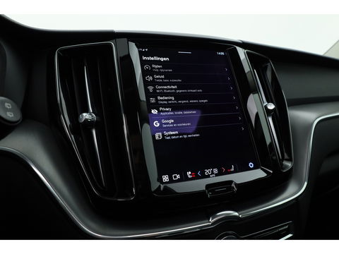 Volvo XC60 2.0 T6 Plug-in hybrid AWD Core Bright | Long Range | Pano | ACC | Blis | Stoel + stuurverw. |