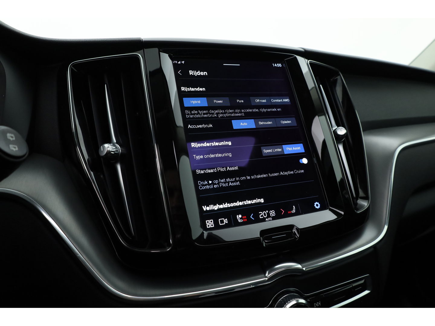 Volvo XC60 2.0 T6 Plug-in hybrid AWD Core Bright | Long Range | Pano | ACC | Blis | Stoel + stuurverw. |