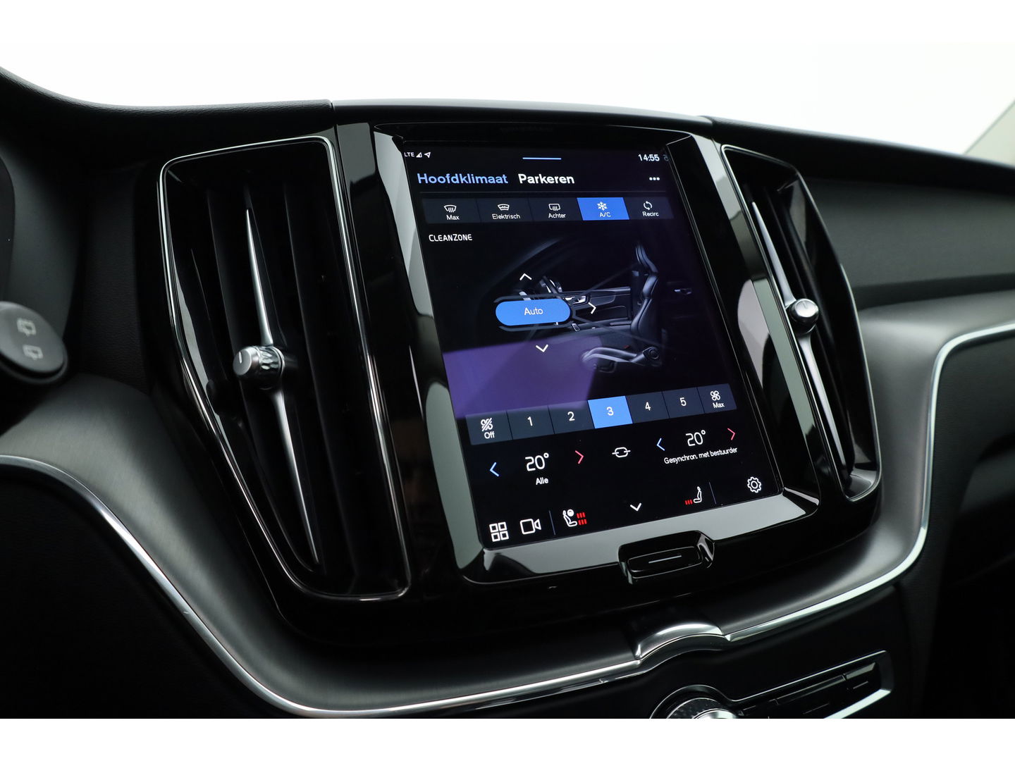 Volvo XC60 2.0 T6 Plug-in hybrid AWD Core Bright | Long Range | Pano | ACC | Blis | Stoel + stuurverw. |