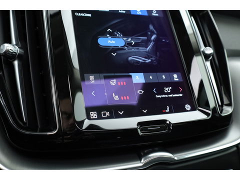 Volvo XC60 2.0 T6 Plug-in hybrid AWD Core Bright | Long Range | Pano | ACC | Blis | Stoel + stuurverw. |