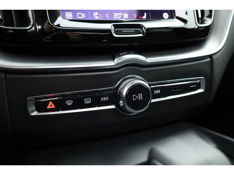 Volvo XC60 2.0 T6 Plug-in hybrid AWD Core Bright | Long Range | Pano | ACC | Blis | Stoel + stuurverw. |