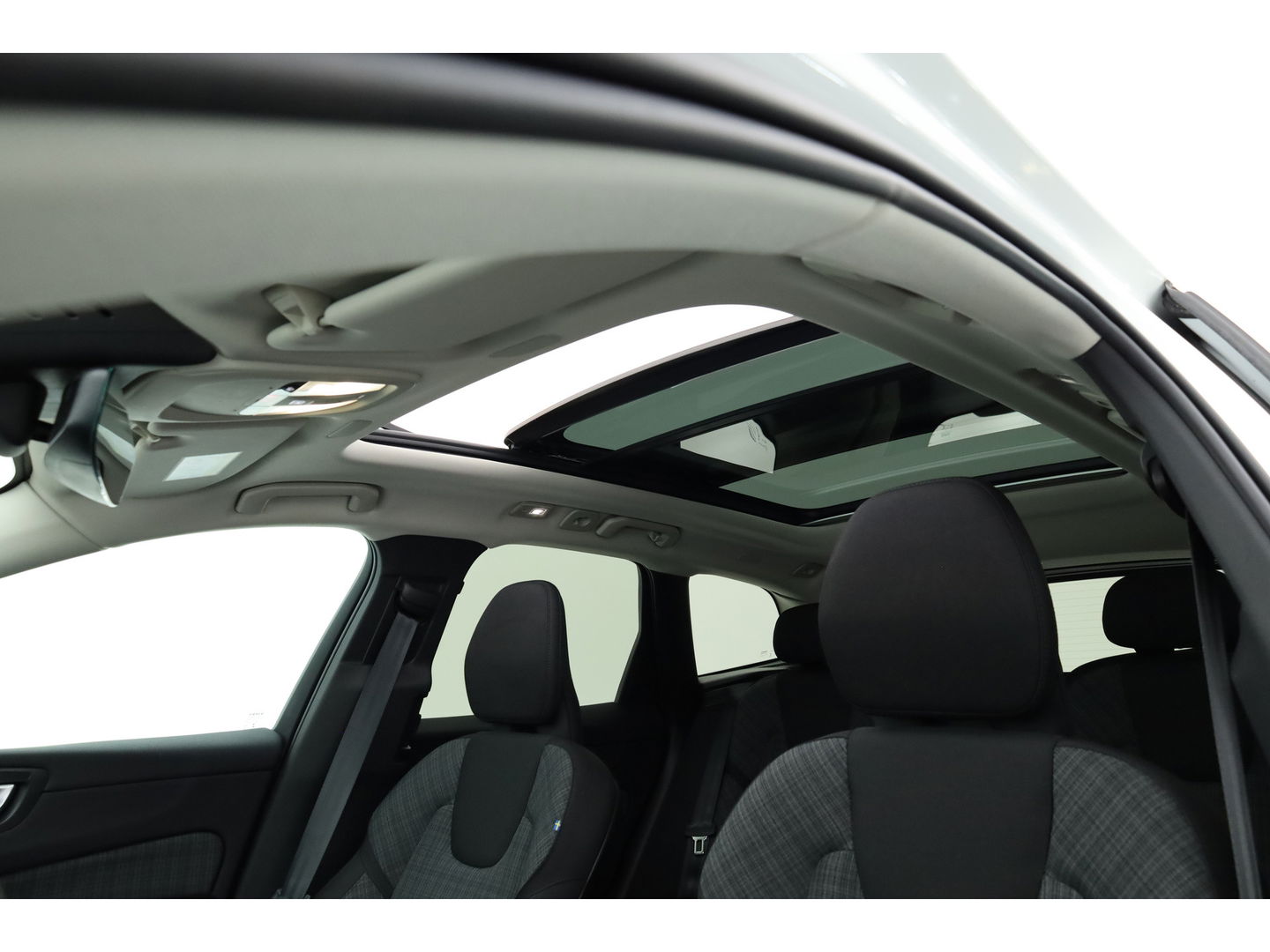 Volvo XC60 2.0 T6 Plug-in hybrid AWD Core Bright | Long Range | Pano | ACC | Blis | Stoel + stuurverw. |