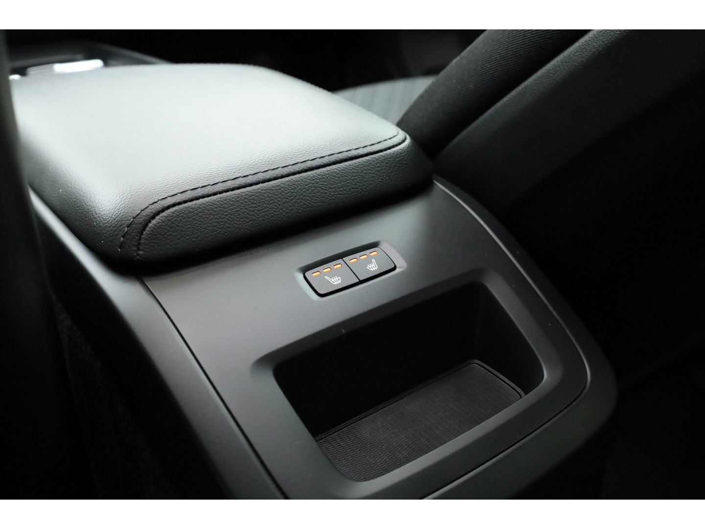 Volvo XC60 2.0 T6 Plug-in hybrid AWD Core Bright | Long Range | Pano | ACC | Blis | Stoel + stuurverw. |