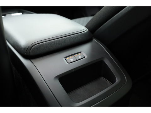 Volvo XC60 2.0 T6 Plug-in hybrid AWD Core Bright | Long Range | Pano | ACC | Blis | Stoel + stuurverw. |