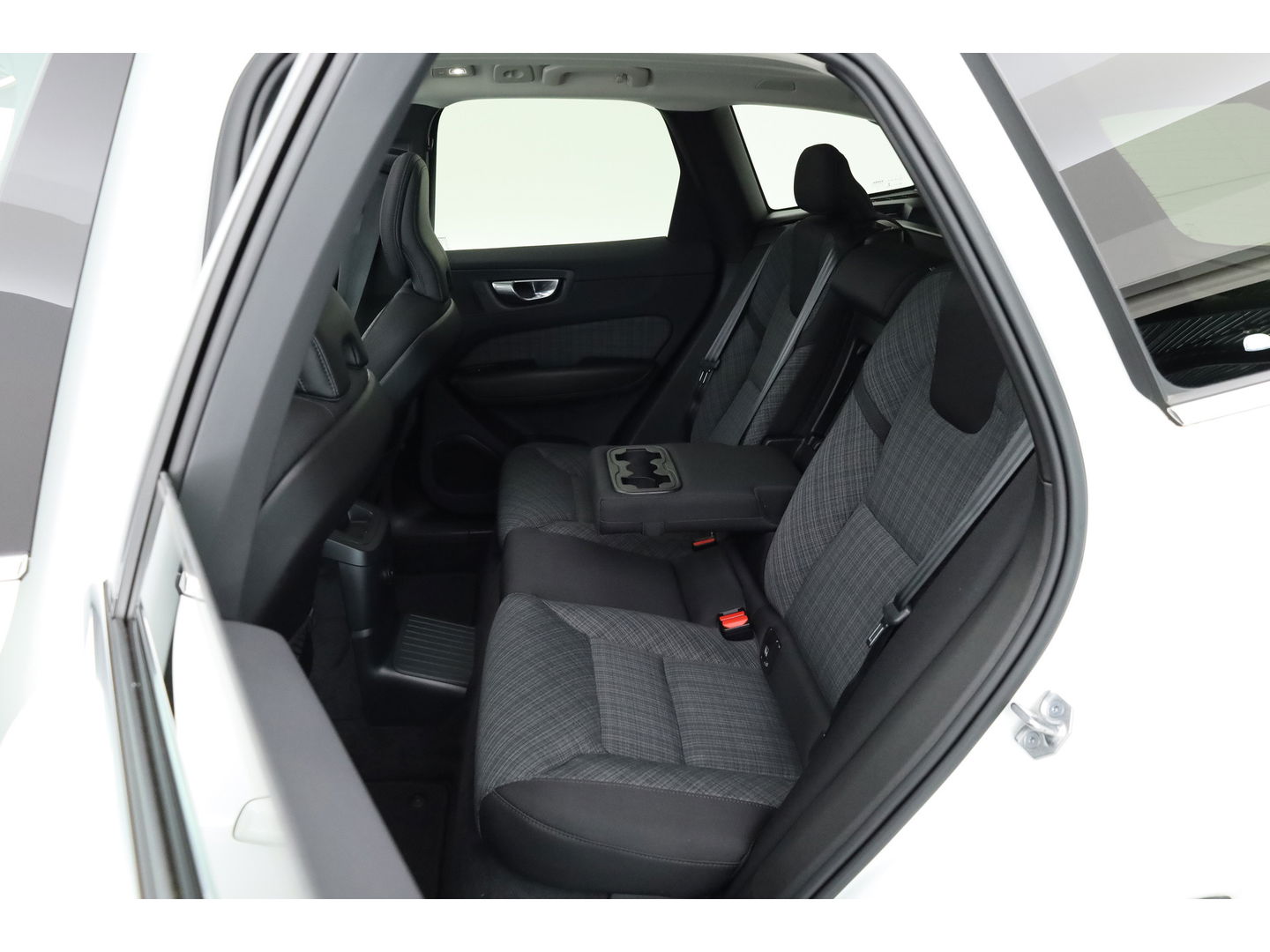 Volvo XC60 2.0 T6 Plug-in hybrid AWD Core Bright | Long Range | Pano | ACC | Blis | Stoel + stuurverw. |