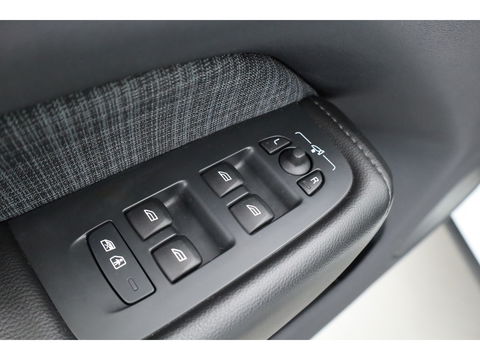 Volvo XC60 2.0 T6 Plug-in hybrid AWD Core Bright | Long Range | Pano | ACC | Blis | Stoel + stuurverw. |