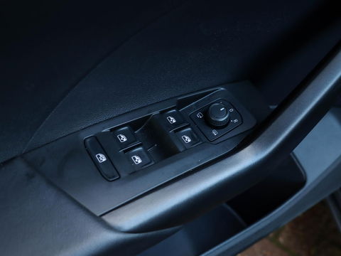 Volkswagen T-Cross 1.0 TSI Life 110PK Automaat PDC V+A | Camera | CarPlay | ACC