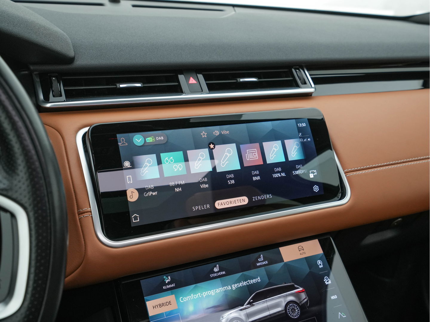 Land Rover Range Rover Velar 2.0 P400e R-Dynamic HSE Plug-In (INCL-BTW) *PANO | LUXURY-LEATHER | ADAPTIVE-CRUISE | FULL-LED | BLIND-SPOT | MEMORY-PACK | MERIDIAN-SOUND | HEATED-COMFORTSEATS | DIGI-COCKPIT | CAMERA | KEYLESS | DAB+ | SHIFT-PADDLES | ...