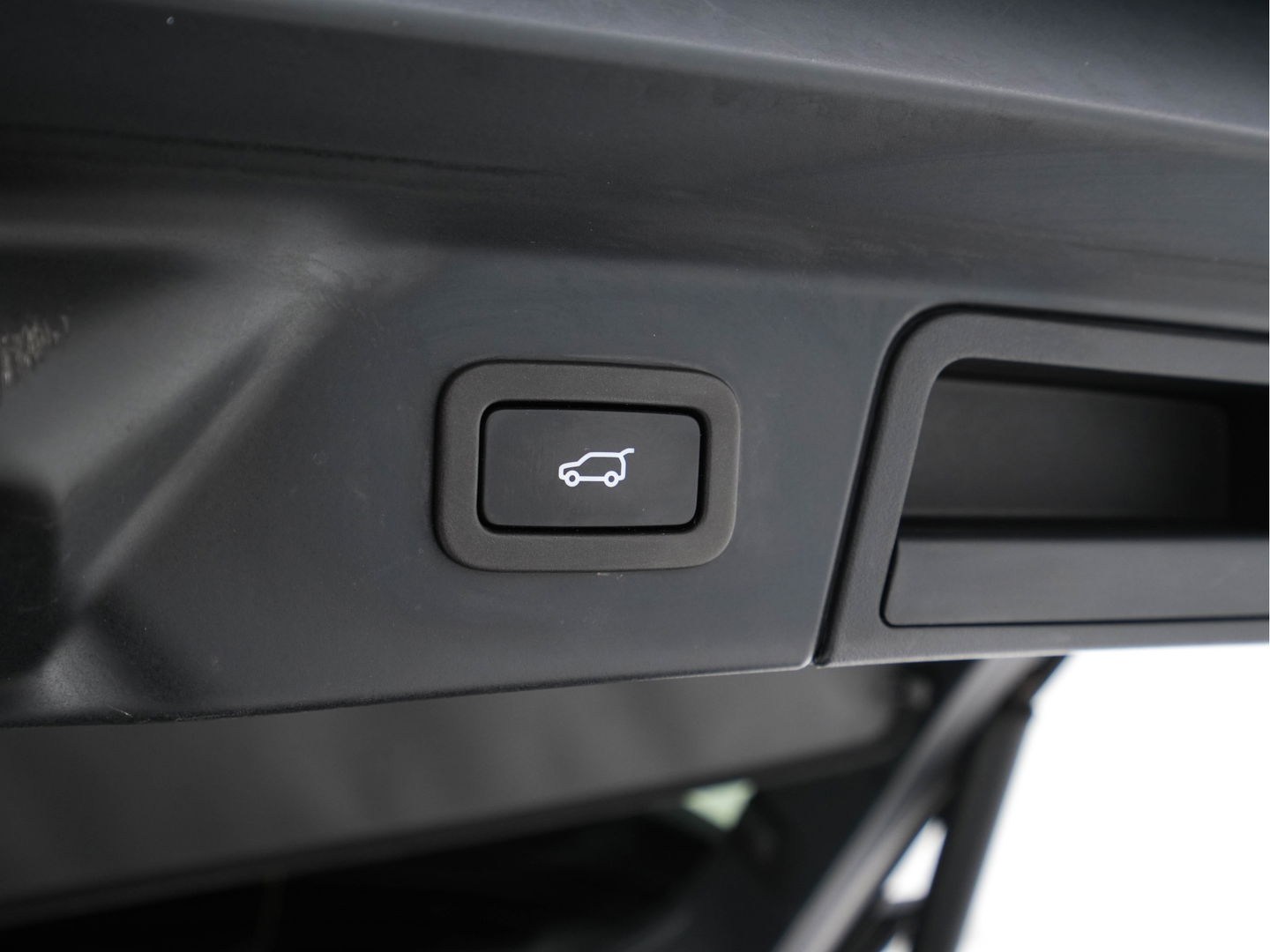 Land Rover Range Rover Velar 2.0 P400e R-Dynamic HSE Plug-In (INCL-BTW) *PANO | LUXURY-LEATHER | ADAPTIVE-CRUISE | FULL-LED | BLIND-SPOT | MEMORY-PACK | MERIDIAN-SOUND | HEATED-COMFORTSEATS | DIGI-COCKPIT | CAMERA | KEYLESS | DAB+ | SHIFT-PADDLES | ...