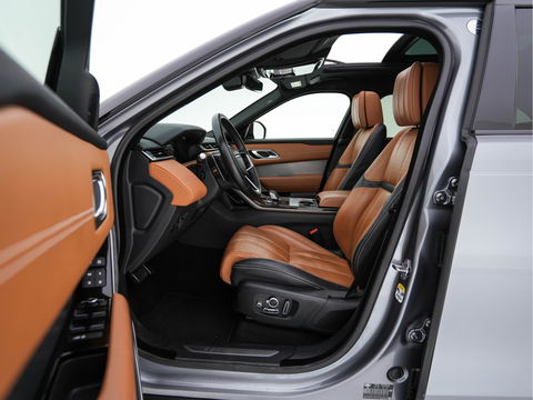 Land Rover Range Rover Velar 2.0 P400e R-Dynamic HSE Plug-In (INCL-BTW) *PANO | LUXURY-LEATHER | ADAPTIVE-CRUISE | FULL-LED | BLIND-SPOT | MEMORY-PACK | MERIDIAN-SOUND | HEATED-COMFORTSEATS | DIGI-COCKPIT | CAMERA | KEYLESS | DAB+ | SHIFT-PADDLES | ...