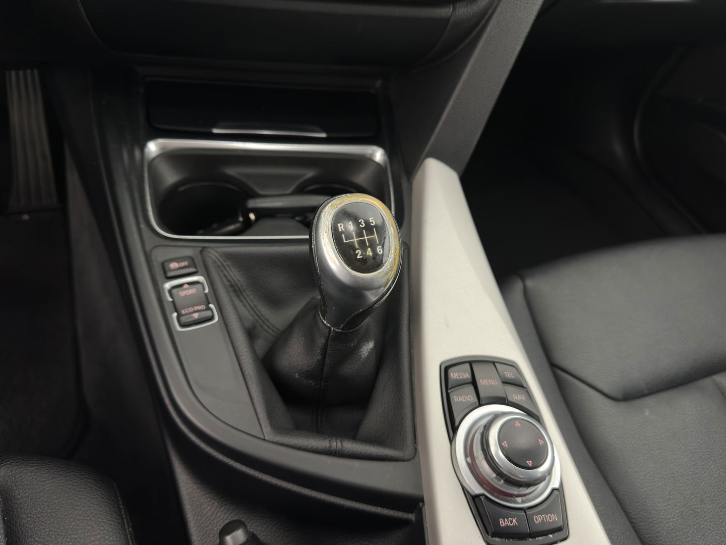 BMW 3 Serie Touring 316d High Executive *FULL-LEATHER | NAVI-FULLMAP | HEATED-COMFORTSEATS | AIRCO | CRUISE | PDC | 17''ALU*