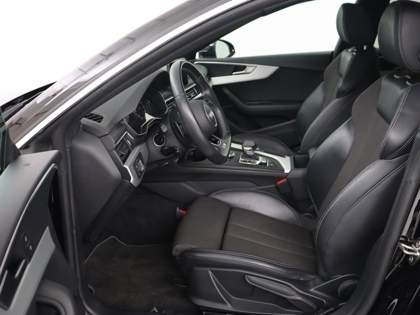 Audi A5 40 TFSI Sport S-line Edition | 80.600km NAP | Panoramadak | Stoelverwarming | Half leder | Sportstoelen | Navigatie | Full LED | Climate control | Sportstuur | Parkeerhulp