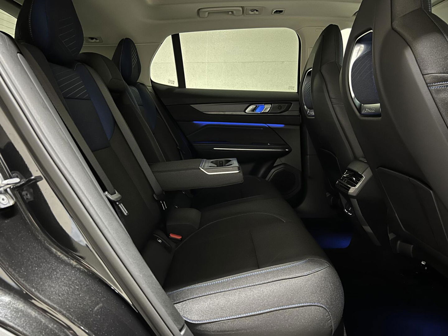 Lynk & Co 01 1.5 Plug-in Black Edition Sfeerver. 360° NAP