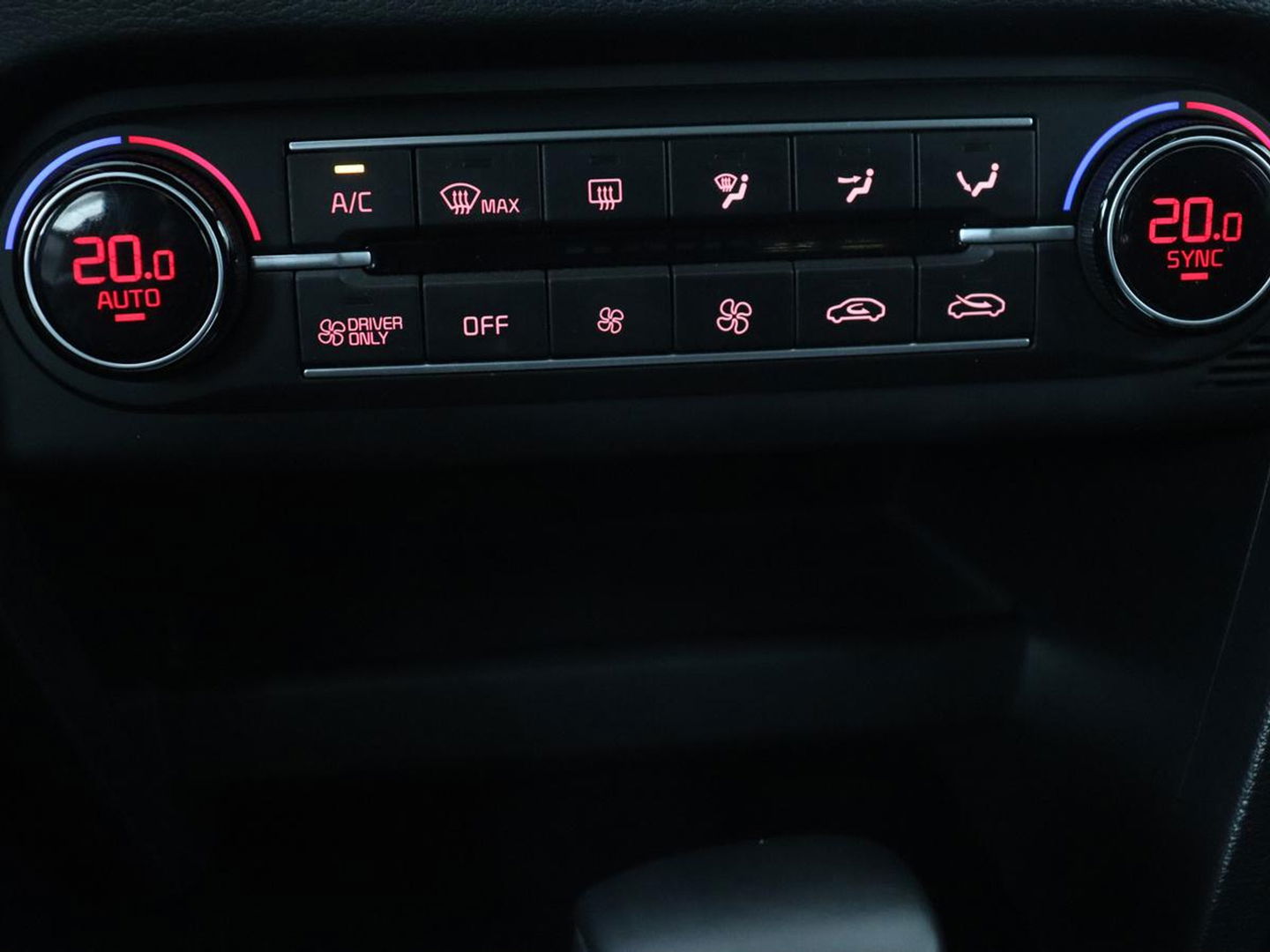 Kia Ceed 1.6 GDI PHEV DynamicLine | Carplay | Camera | Navigatie | Keyless | Climate control | Cruise control | Full LED | Parkeerhulp | Plug In