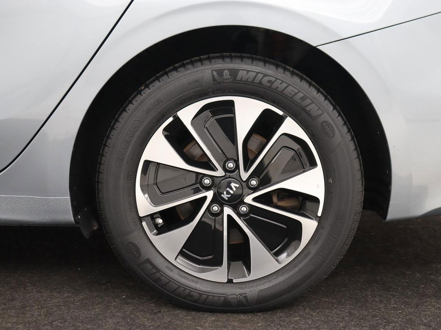 Kia Ceed 1.6 GDI PHEV DynamicLine | Carplay | Camera | Navigatie | Keyless | Climate control | Cruise control | Full LED | Parkeerhulp | Plug In