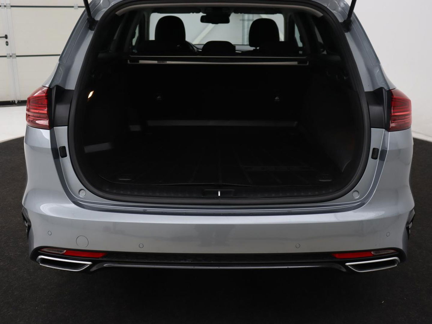 Kia Ceed 1.6 GDI PHEV DynamicLine | Carplay | Camera | Navigatie | Keyless | Climate control | Cruise control | Full LED | Parkeerhulp | Plug In