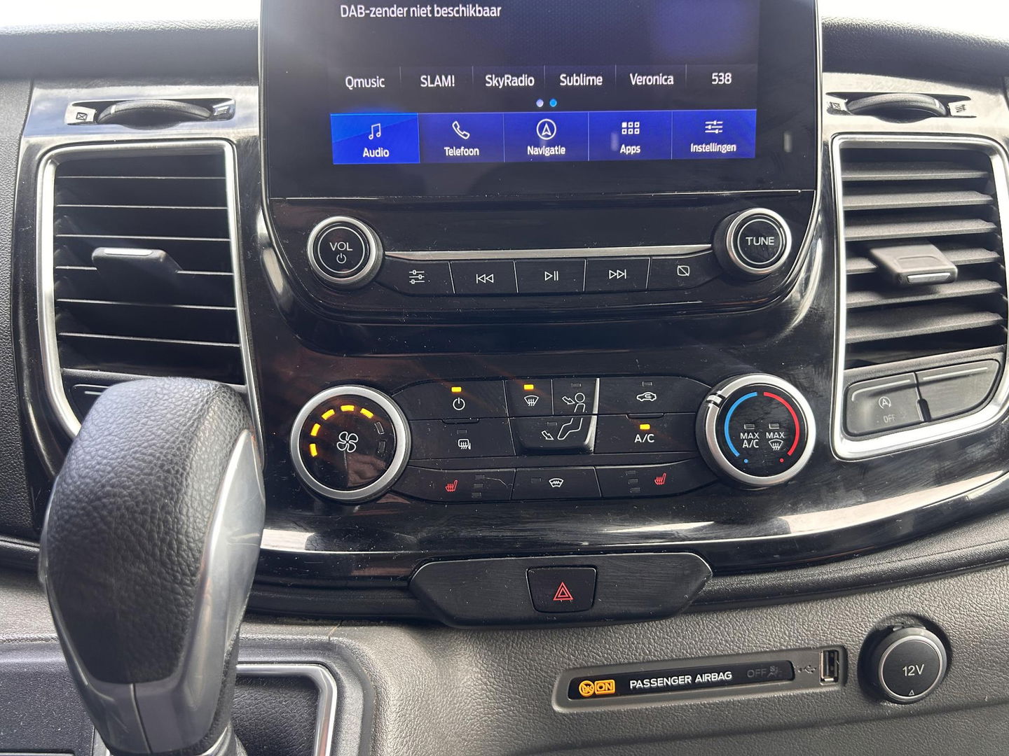 Ford Transit Custom Sport 2.0 185PK L2H1 320 | MARGE | BOMVOL | LED | STOELVERWARMING | CARPLAY | AUTOMAAT