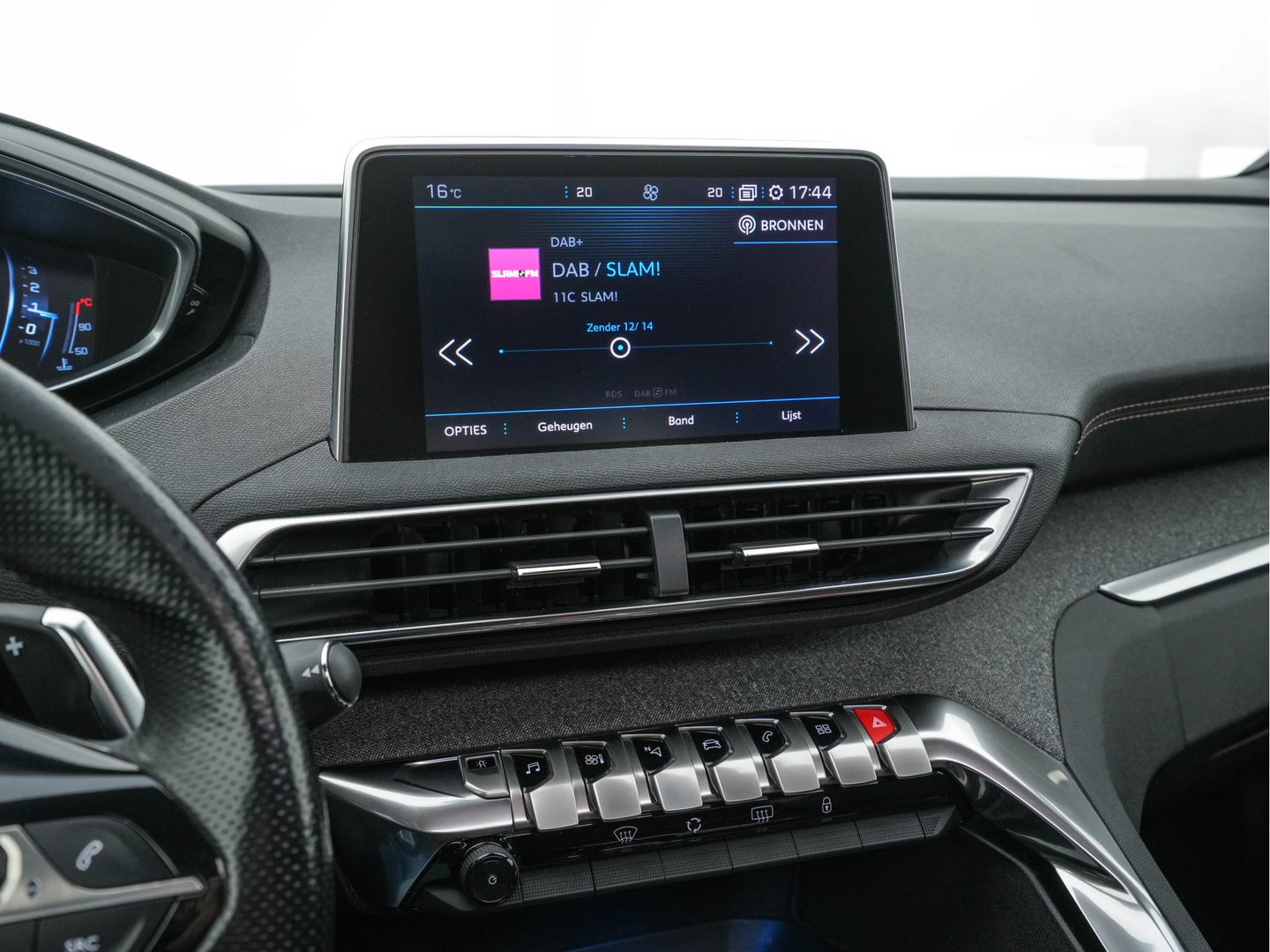 Peugeot 5008 1.6 e-THP GT-Line [ 7-Pers. ] Aut. *PANO | LEATHER-FABRIC | FULL-LED | DIGI-COCKPIT | LANE-ASSIST | BLINDS-SPOT | SPORT-SEATS | CAMERA | NAVI-FULLMAP | SHIFT-PADDLES | PRIVACY-GLASS | TOWBAR | 18''ALU*