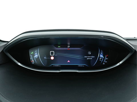 Peugeot 5008 1.6 e-THP GT-Line [ 7-Pers. ] Aut. *PANO | LEATHER-FABRIC | FULL-LED | DIGI-COCKPIT | LANE-ASSIST | BLINDS-SPOT | SPORT-SEATS | CAMERA | NAVI-FULLMAP | SHIFT-PADDLES | PRIVACY-GLASS | TOWBAR | 18''ALU*