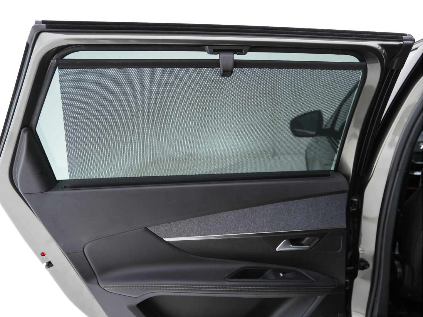 Peugeot 5008 1.6 e-THP GT-Line [ 7-Pers. ] Aut. *PANO | LEATHER-FABRIC | FULL-LED | DIGI-COCKPIT | LANE-ASSIST | BLINDS-SPOT | SPORT-SEATS | CAMERA | NAVI-FULLMAP | SHIFT-PADDLES | PRIVACY-GLASS | TOWBAR | 18''ALU*