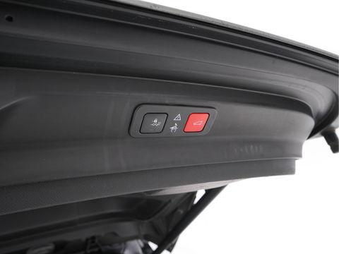 Peugeot 5008 1.6 e-THP GT-Line [ 7-Pers. ] Aut. *PANO | LEATHER-FABRIC | FULL-LED | DIGI-COCKPIT | LANE-ASSIST | BLINDS-SPOT | SPORT-SEATS | CAMERA | NAVI-FULLMAP | SHIFT-PADDLES | PRIVACY-GLASS | TOWBAR | 18''ALU*