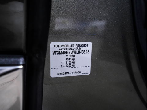 Peugeot 5008 1.6 e-THP GT-Line [ 7-Pers. ] Aut. *PANO | LEATHER-FABRIC | FULL-LED | DIGI-COCKPIT | LANE-ASSIST | BLINDS-SPOT | SPORT-SEATS | CAMERA | NAVI-FULLMAP | SHIFT-PADDLES | PRIVACY-GLASS | TOWBAR | 18''ALU*