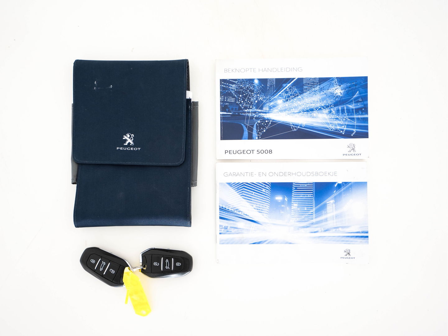 Peugeot 5008 1.6 e-THP GT-Line [ 7-Pers. ] Aut. *PANO | LEATHER-FABRIC | FULL-LED | DIGI-COCKPIT | LANE-ASSIST | BLINDS-SPOT | SPORT-SEATS | CAMERA | NAVI-FULLMAP | SHIFT-PADDLES | PRIVACY-GLASS | TOWBAR | 18''ALU*