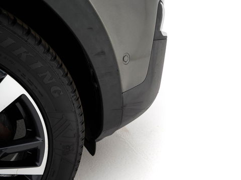 Peugeot 5008 1.6 e-THP GT-Line [ 7-Pers. ] Aut. *PANO | LEATHER-FABRIC | FULL-LED | DIGI-COCKPIT | LANE-ASSIST | BLINDS-SPOT | SPORT-SEATS | CAMERA | NAVI-FULLMAP | SHIFT-PADDLES | PRIVACY-GLASS | TOWBAR | 18''ALU*