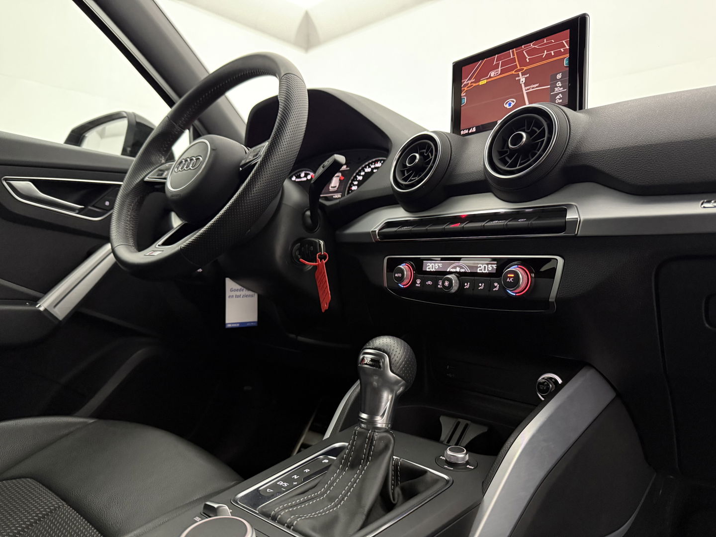 Audi Q2 35 TFSI 150PK S-line | LED | Carplay | Clima | Cruise | Navigatie | Parkeersens. | NAP