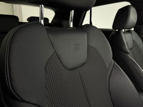 Audi Q2 35 TFSI 150PK S-line | LED | Carplay | Clima | Cruise | Navigatie | Parkeersens. | NAP