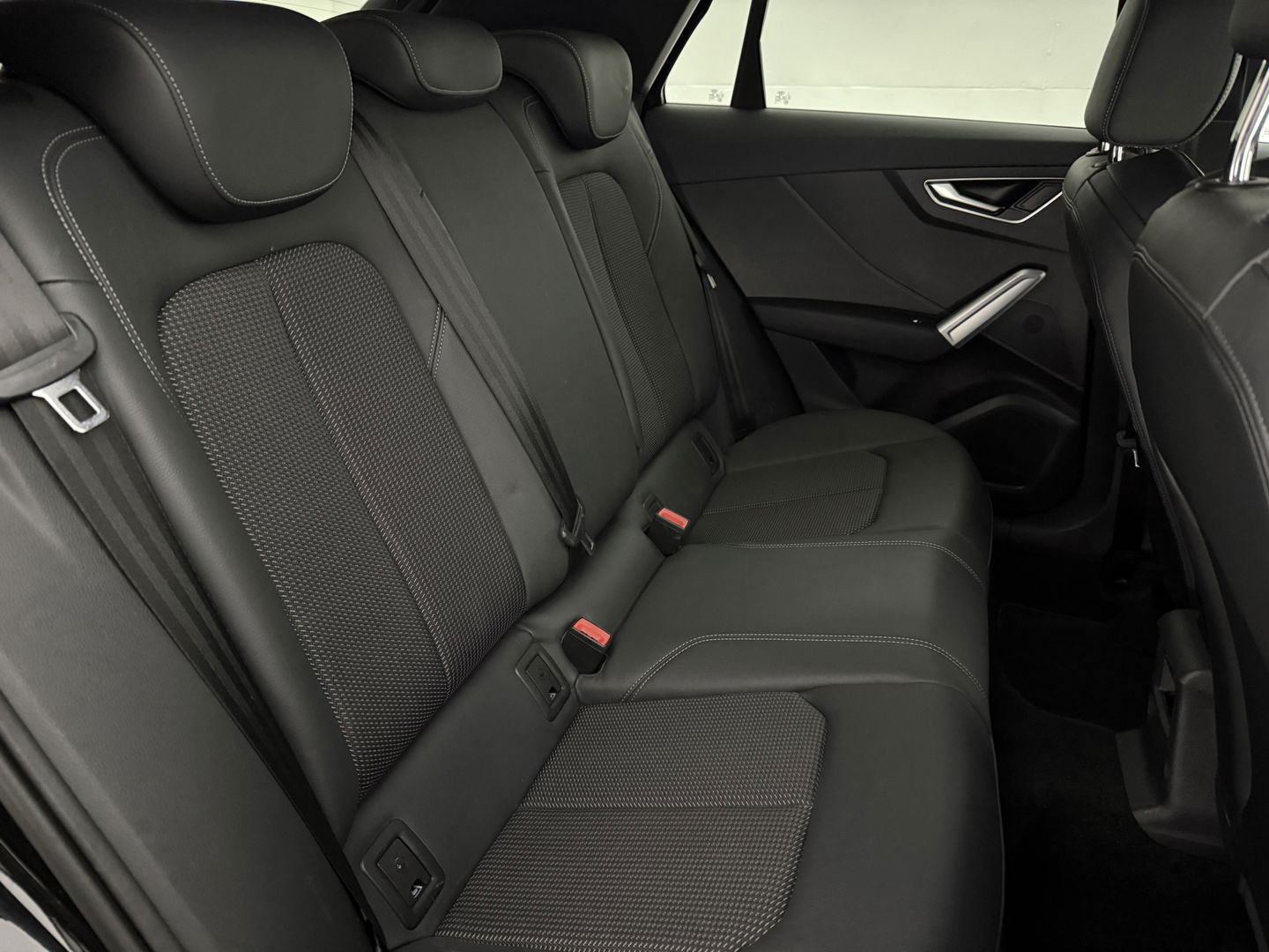 Audi Q2 35 TFSI 150PK S-line | LED | Carplay | Clima | Cruise | Navigatie | Parkeersens. | NAP