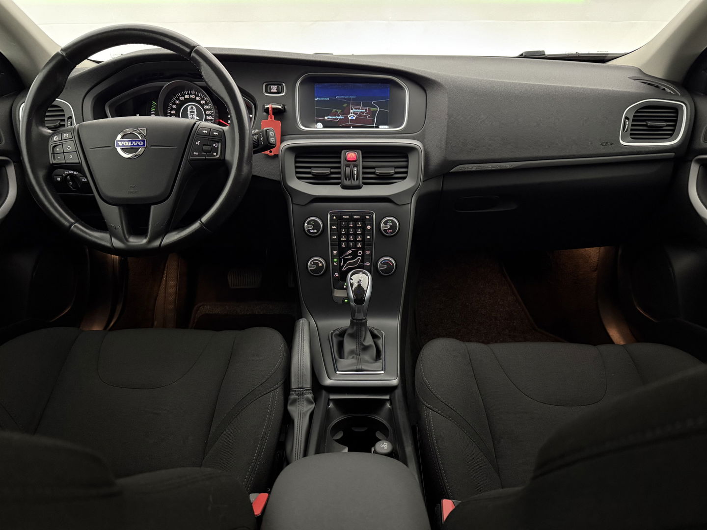 Volvo V40 1.6 T4 Cross Country | 180PK | Airco | Cruise | Navigatie | Dodehoek | Parkeersens.