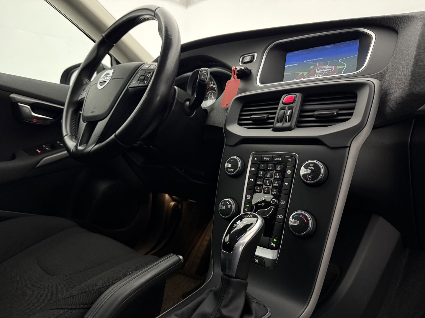 Volvo V40 1.6 T4 Cross Country | 180PK | Airco | Cruise | Navigatie | Dodehoek | Parkeersens.