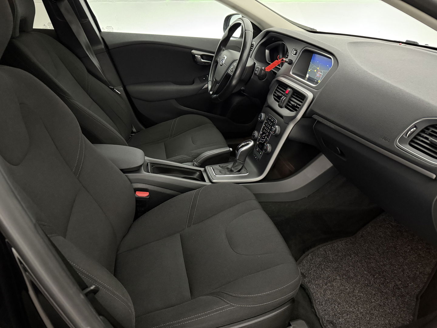 Volvo V40 1.6 T4 Cross Country | 180PK | Airco | Cruise | Navigatie | Dodehoek | Parkeersens.