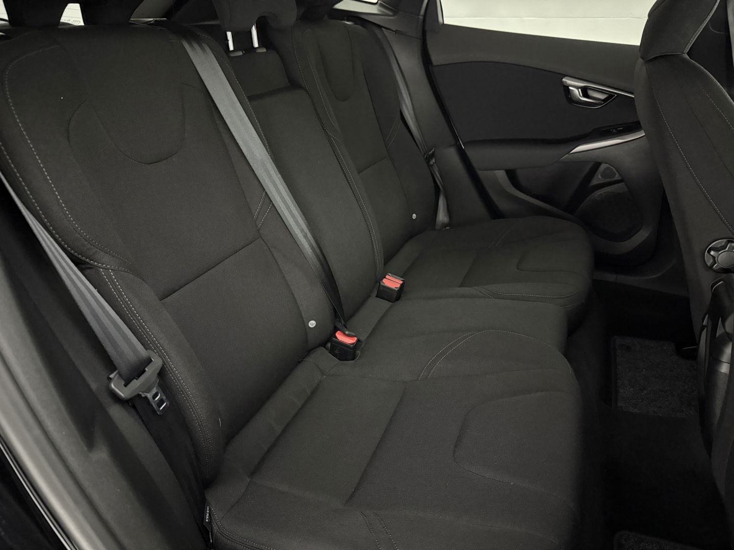 Volvo V40 1.6 T4 Cross Country | 180PK | Airco | Cruise | Navigatie | Dodehoek | Parkeersens.