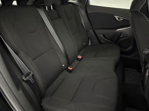 Volvo V40 1.6 T4 Cross Country | 180PK | Airco | Cruise | Navigatie | Dodehoek | Parkeersens.