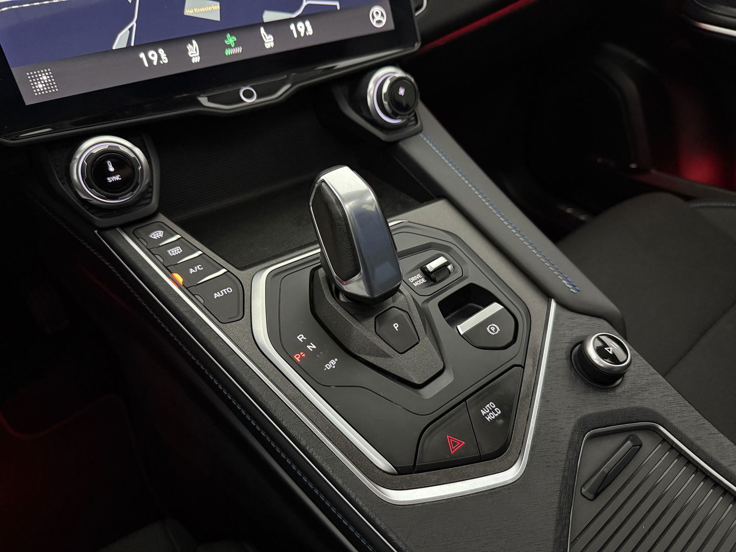 Lynk Co 01 1.5 | Pano | Memory | Sfeerverl. | 360° | Virtual | Carplay | Adaptive Cruise