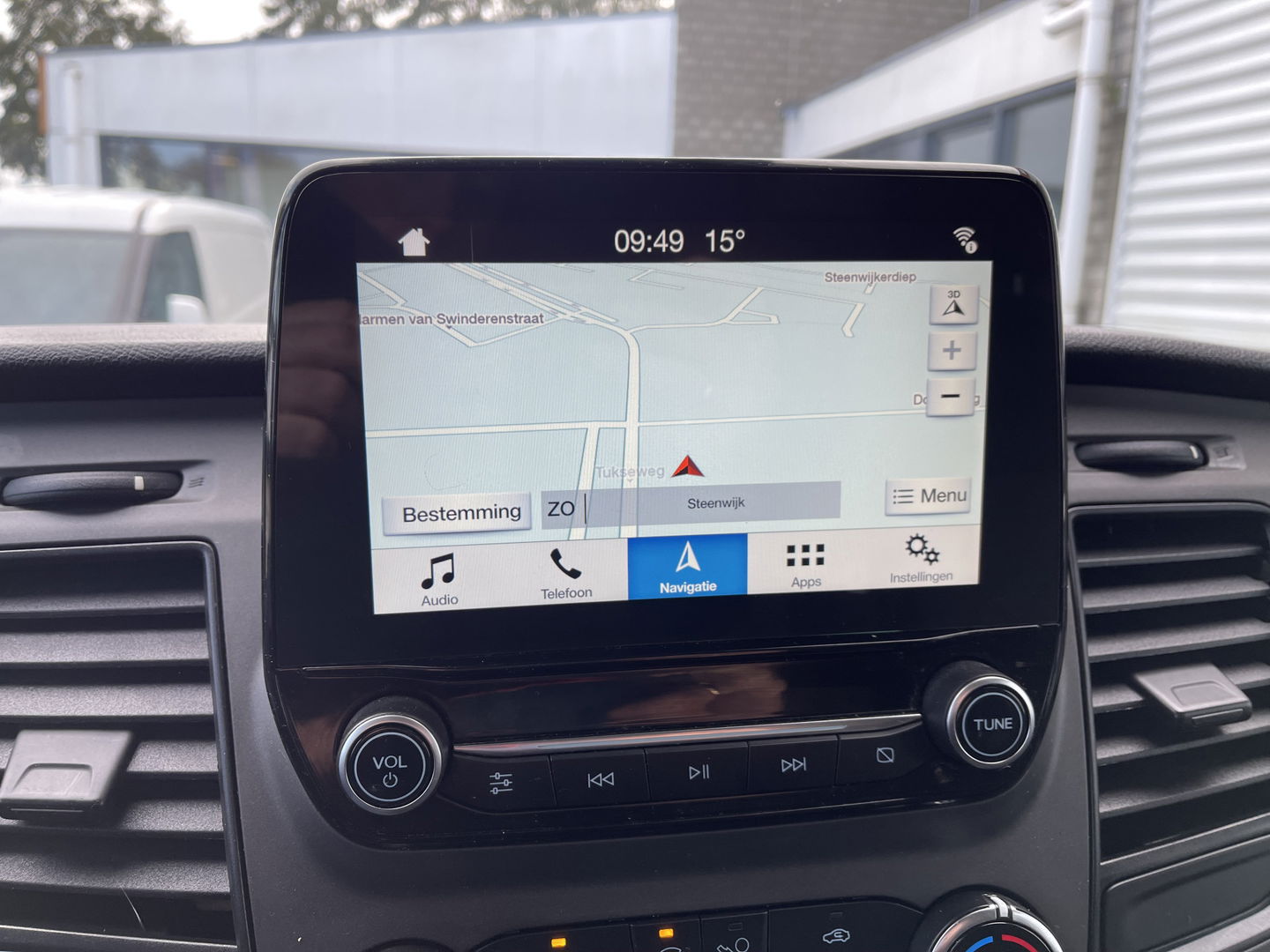 Ford Transit Custom 300 2.0 TDCI 130pk L2H1 Trend / vaste prijs rijklaar € 14.950 ex btw / euro 6 / bpm vrij / lease vanaf € 252 / airco / cruise / navi / camera / trekhaak 2700 kg !