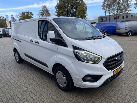 Ford Transit Custom 300 2.0 TDCI 130pk L2H1 Trend / vaste prijs rijklaar € 14.950 ex btw / euro 6 / bpm vrij / lease vanaf € 252 / airco / cruise / navi / camera / trekhaak 2700 kg !