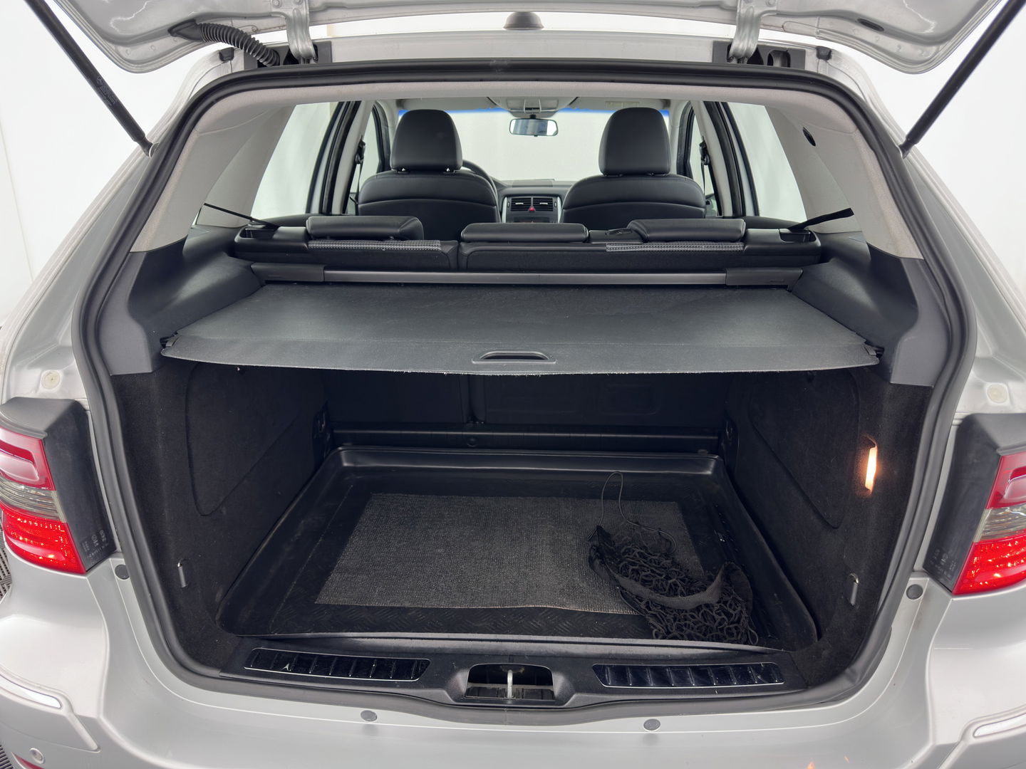 Mercedes-Benz B-Klasse 180 CDI Aut. *LEATHER-FABRIC | AIRCO | CRUISE | COMFORT-SEATS | TOWBAR | 17''ALU*