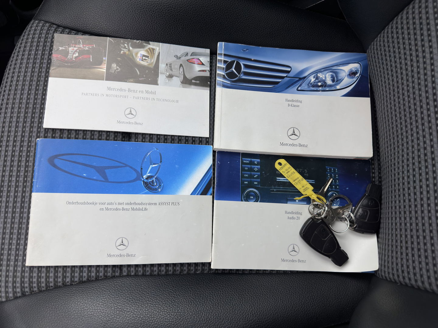 Mercedes-Benz B-Klasse 180 CDI Aut. *LEATHER-FABRIC | AIRCO | CRUISE | COMFORT-SEATS | TOWBAR | 17''ALU*