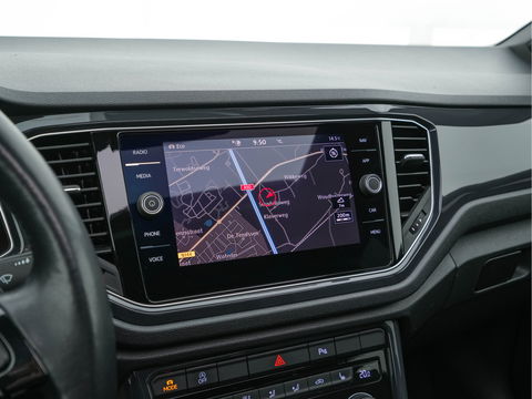 Volkswagen T-Roc 1.5 TSI R-Line Sport Business Aut. *PANO | LEATHER | FULL-LED | ADAPTIVE-CRUISE | DIGI-COCKPIT | NAVI-FULLMAP | HEATED-SPORTSEATS | AMBIENT-LIGHT | PRIVACY-GLASS | DAB+ | CARPLAY | SHIFT-PADDLES | 18''ALU*